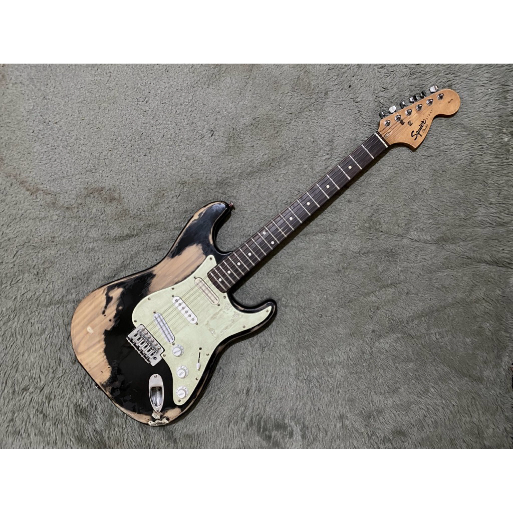 Gitar Squier by Fender Stratocaster Affinity Original Made in China Pickup Upgrade Hotrail