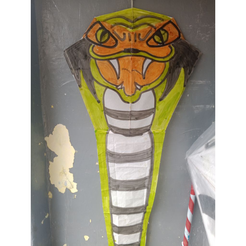 layangan ular cobra
