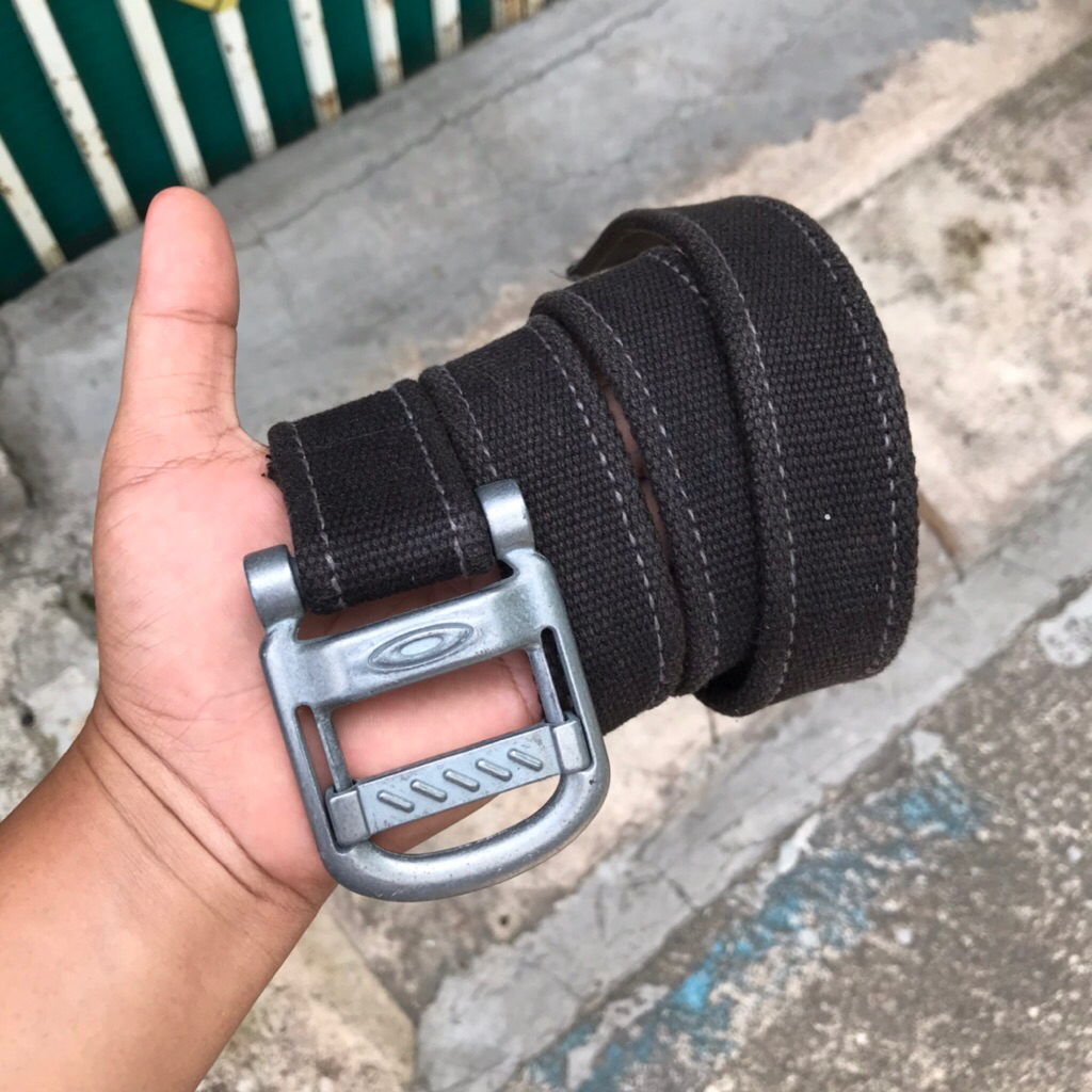 ikat pinggang oakley