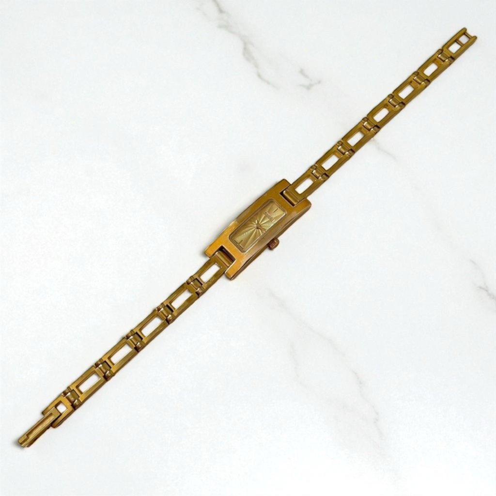 gucci watch Rectangular preloved / jam gucci / jam tangan wanita