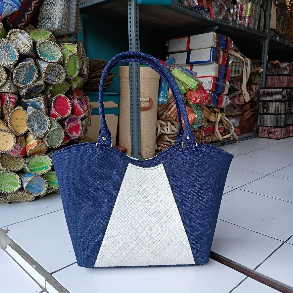 Tas anyaman pandan / Tas pandan / Tas pandan jeans / Tas sang sang pandan jeans / Tas sang sang jean