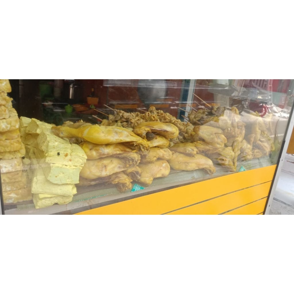 ayam goreng + nasi dan sambal lalap