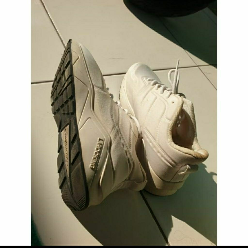 sepatu larocking