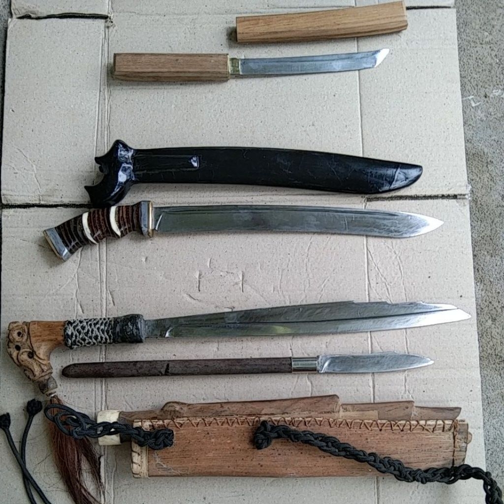 bahan baja bering super pisau mandau untuk koleksi