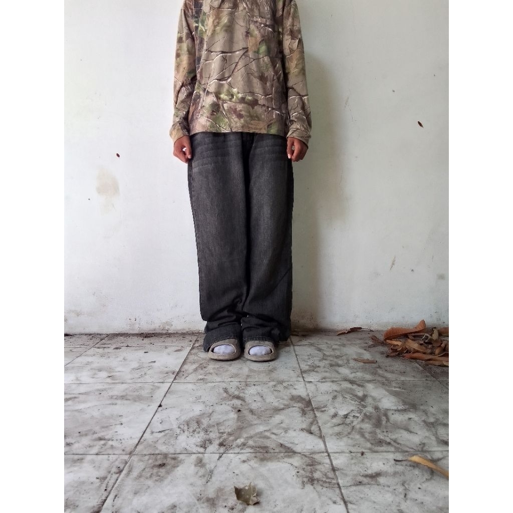 Baggy black wash Giordano vtg