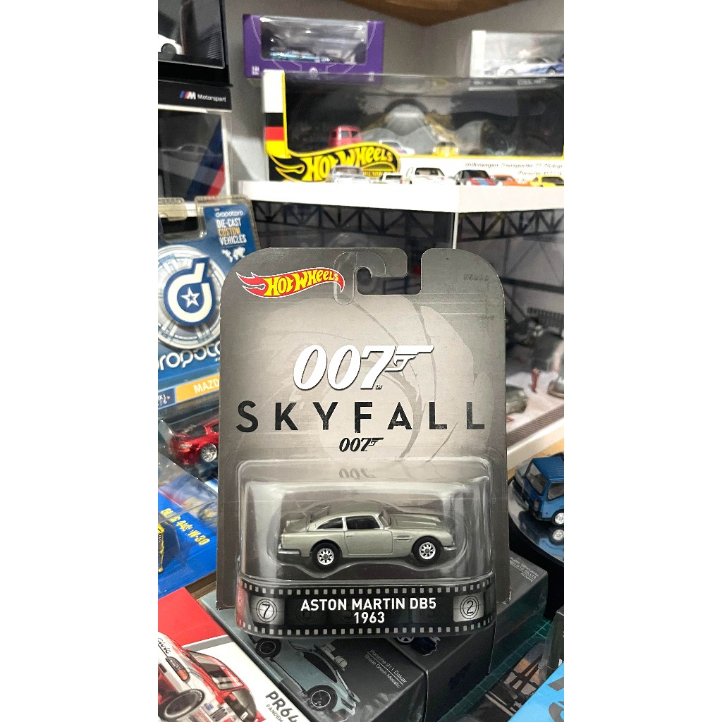 Hot Wheels Pop Culture Premium Aston Martin DB5 1963 James Bond, Mystery Machine Scooby Doo, Nissan 