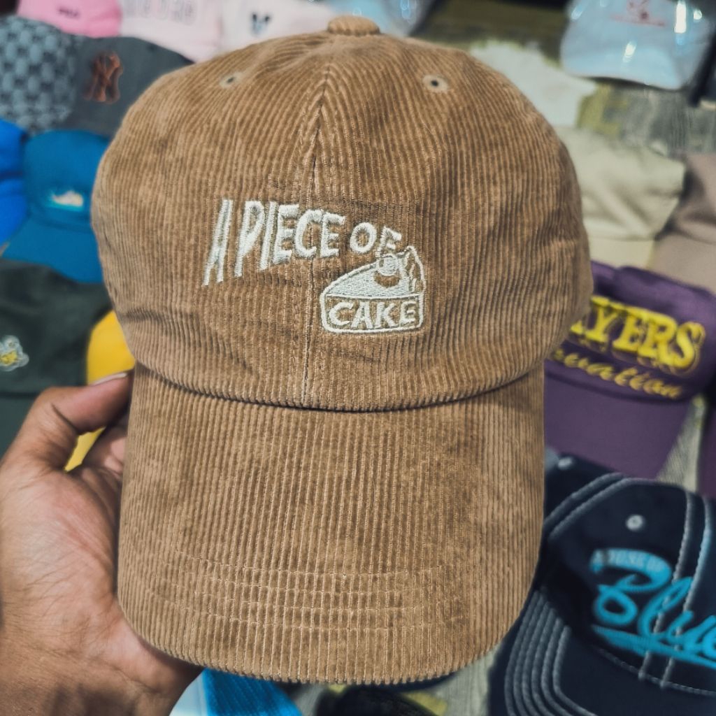 Topi corduroy warna coklat