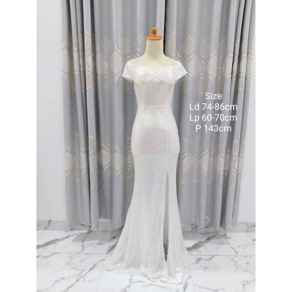 Gaun Sequin Sabrina Pressbody Putih Metalik