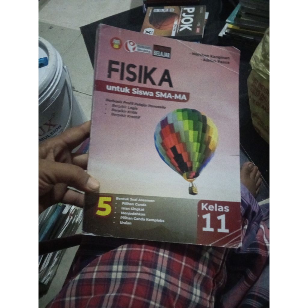 BUKU FISIKA UNTUK SISWA SMA/MA KELAS XI/11/2 KURIKULUM MERDEKA PENERBIT YRAMA WIDYA