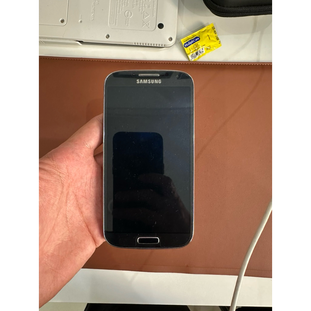 Samsung Galaxy S4 GT-I9500 Hitam bekas