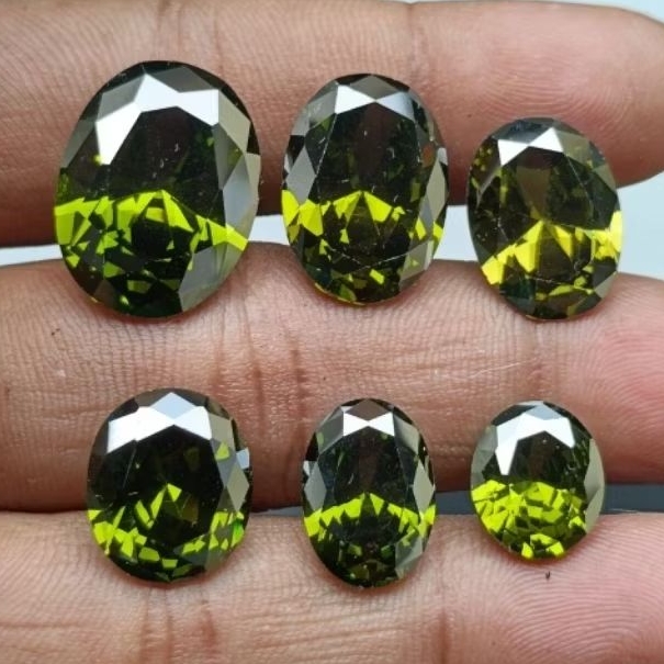 Batu Permata Diamond Peridot . Cutting Oval