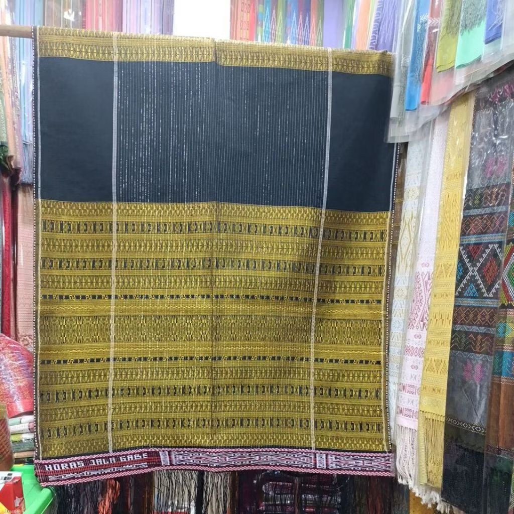 ULOS RAGIHOTANG UNIK +ULOS HELA +Ulos Tulang