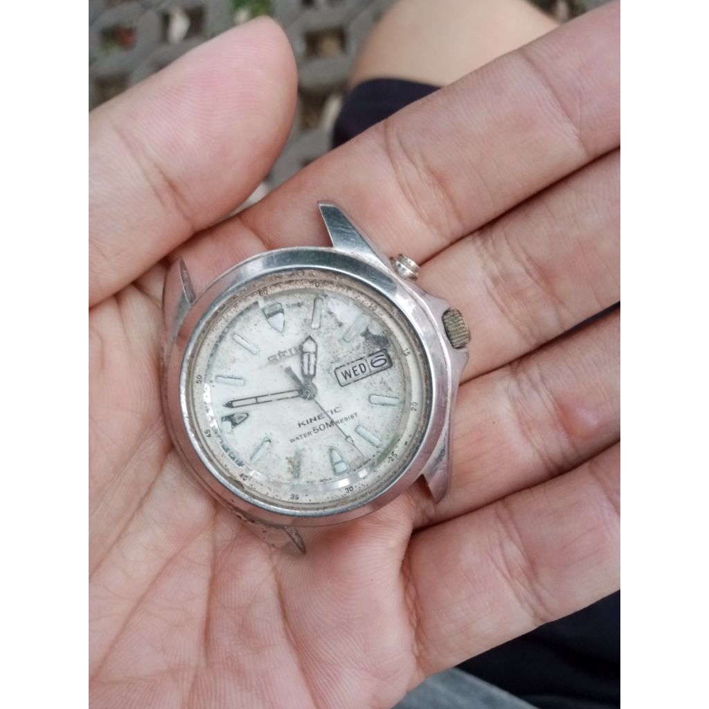 Seiko Kinetic 5M43-0C80 Bahan