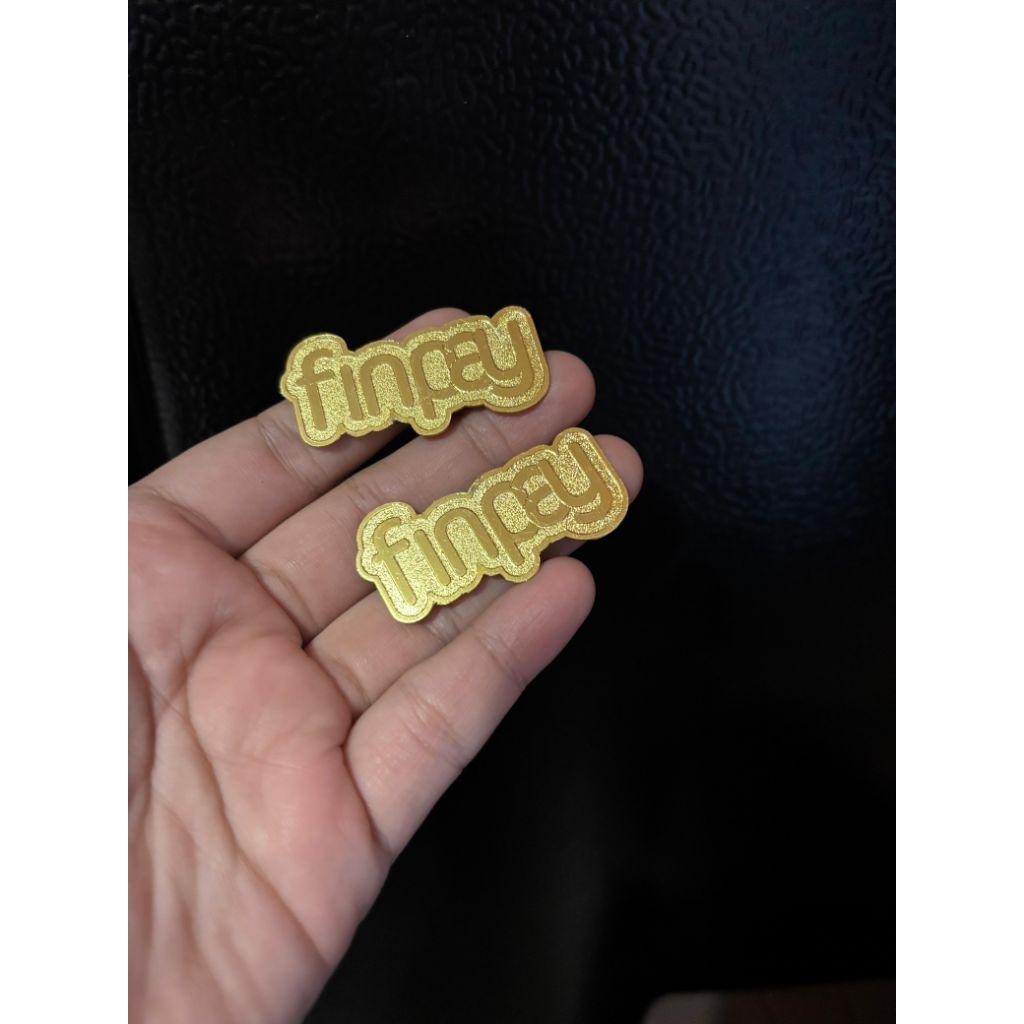 pin custom logo finpay chrome emas