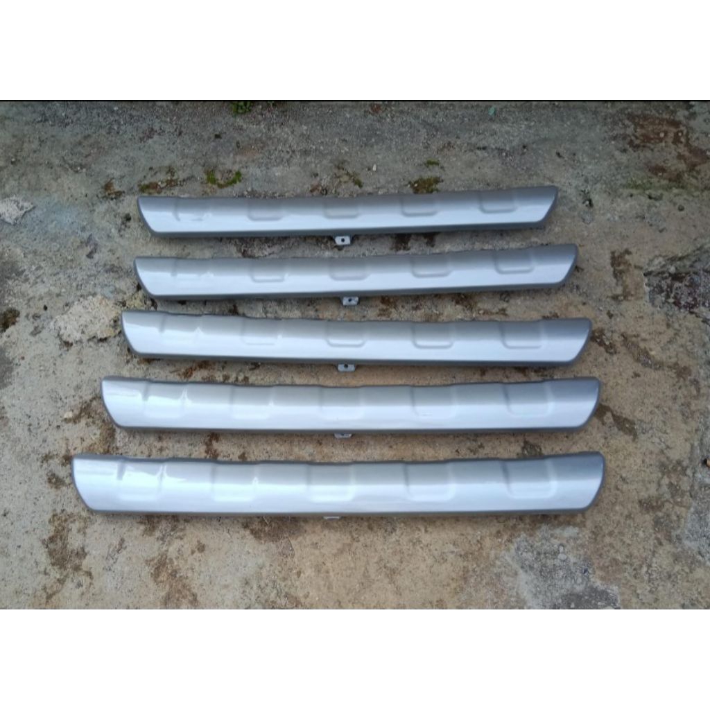 Garnis bemper depan granmax,garnis, cover,lips bemper depan granmax