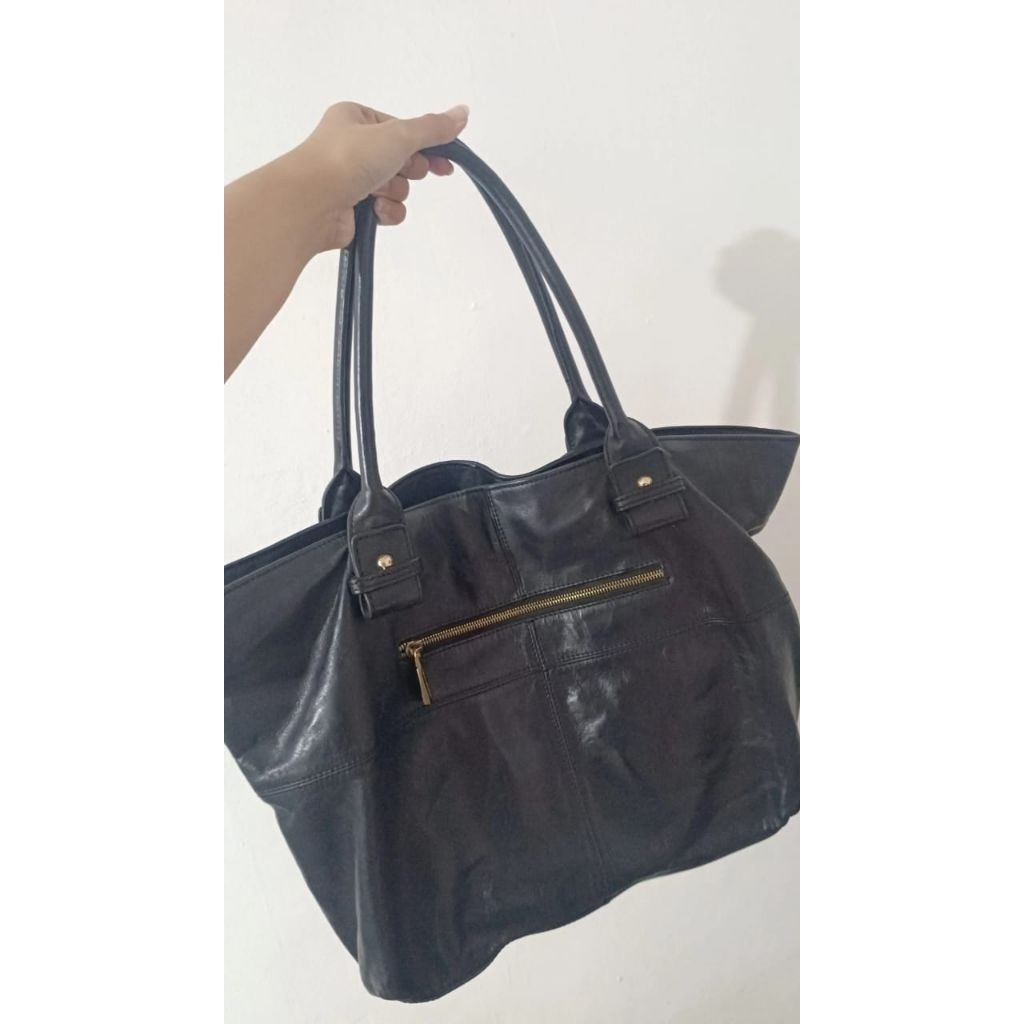 preloved tas hitam kulit wanita mattin delan