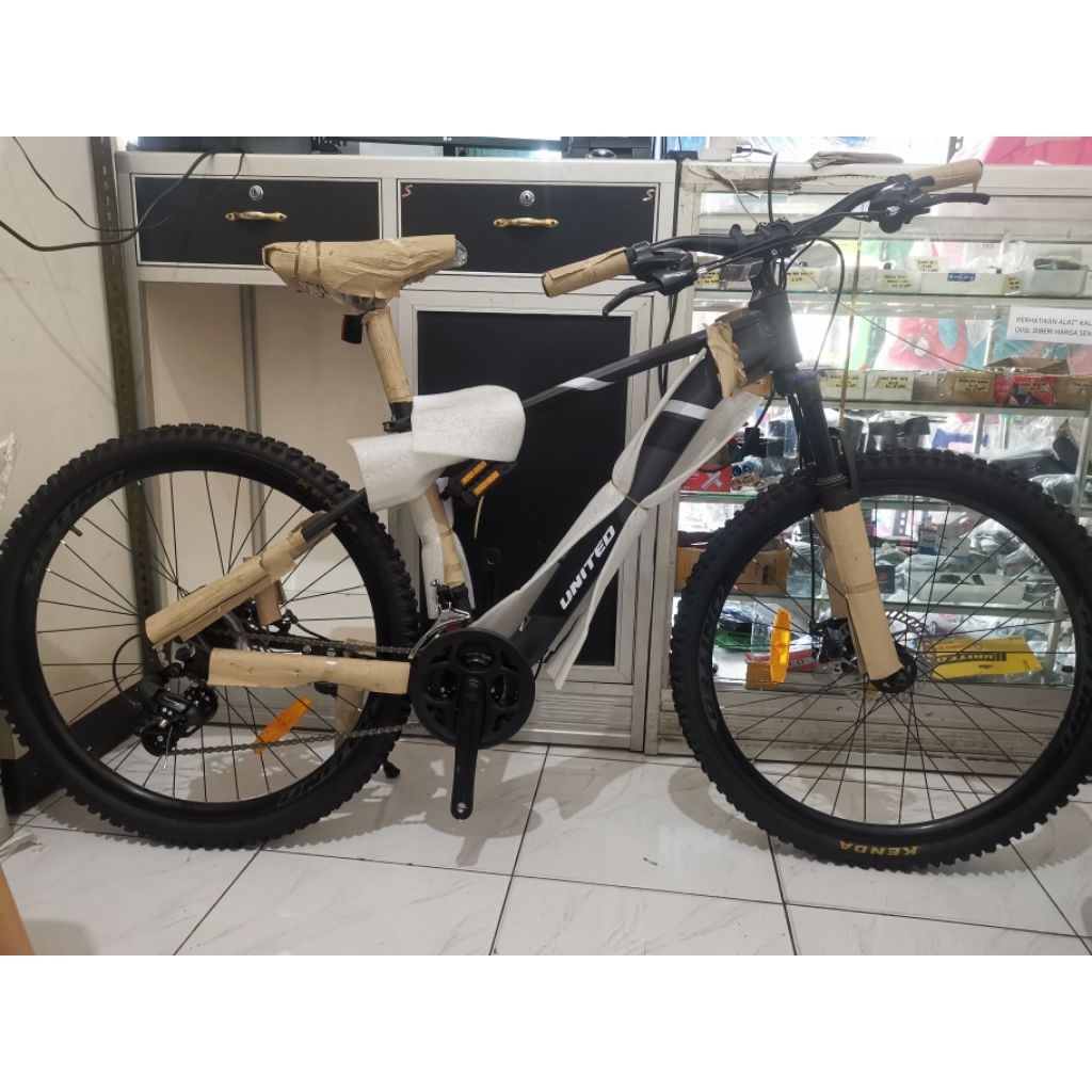 SEPEDA MTB 26 UNITED MONANZA