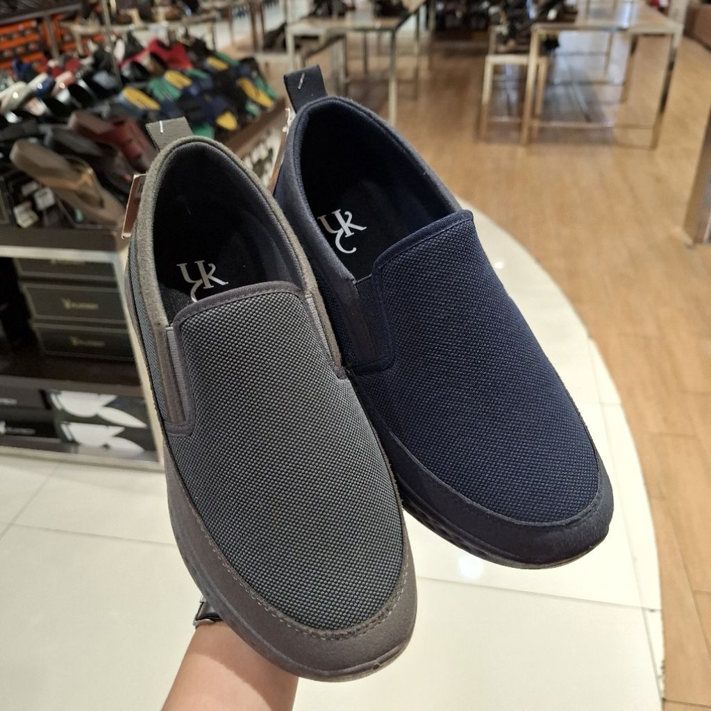 Sepatu Slip On Pria Empuk dan Ringan Brand YONGKI KOMALADI ORI