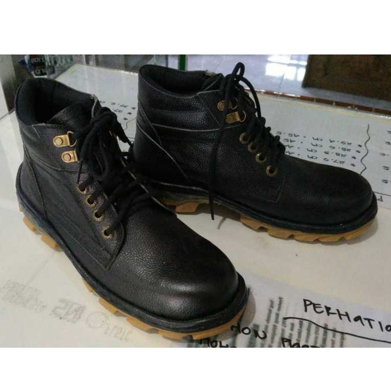 SEPATU SAFETY BOOT KULIT PRIA WARNA HITAM TERBARU
