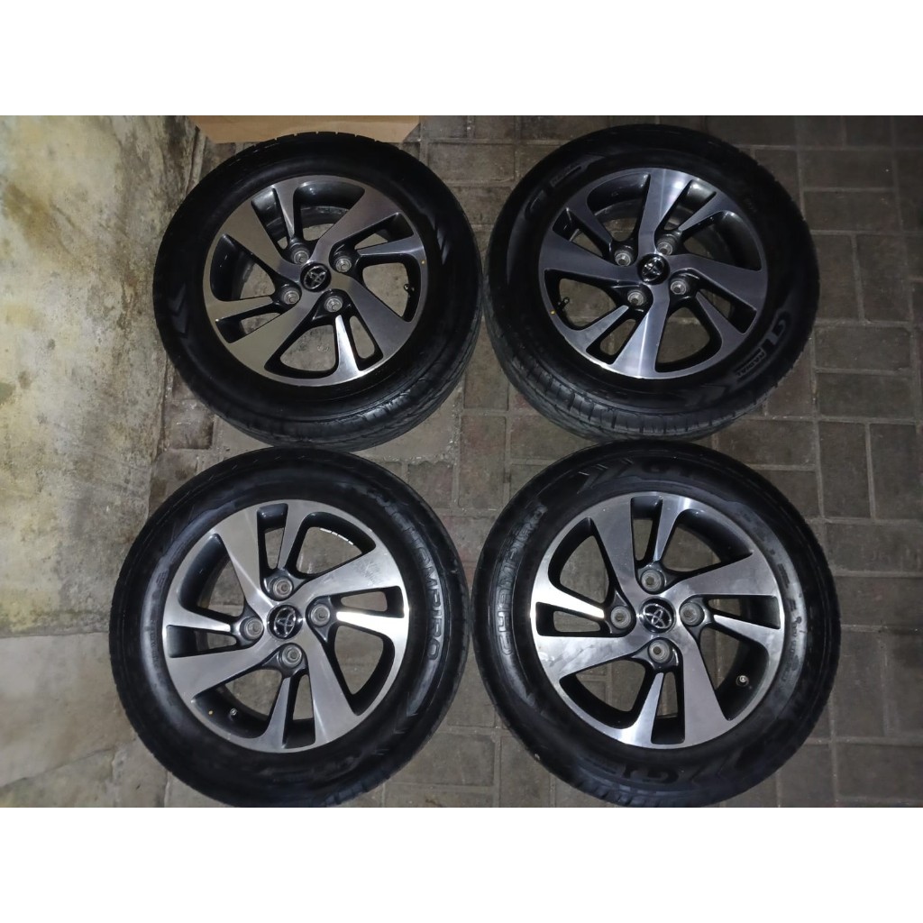 Velg Original Copotan Avana Veloz Ring 15 Paket Ban 185 65 R15 Mulus