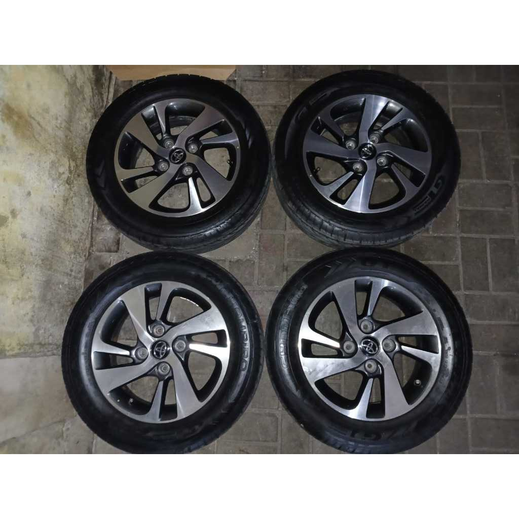 Velg Mobil Bekas Original STD AVANZA R15 Hole 4X114 ET 45 G./P + Ban GT 185 65 R15