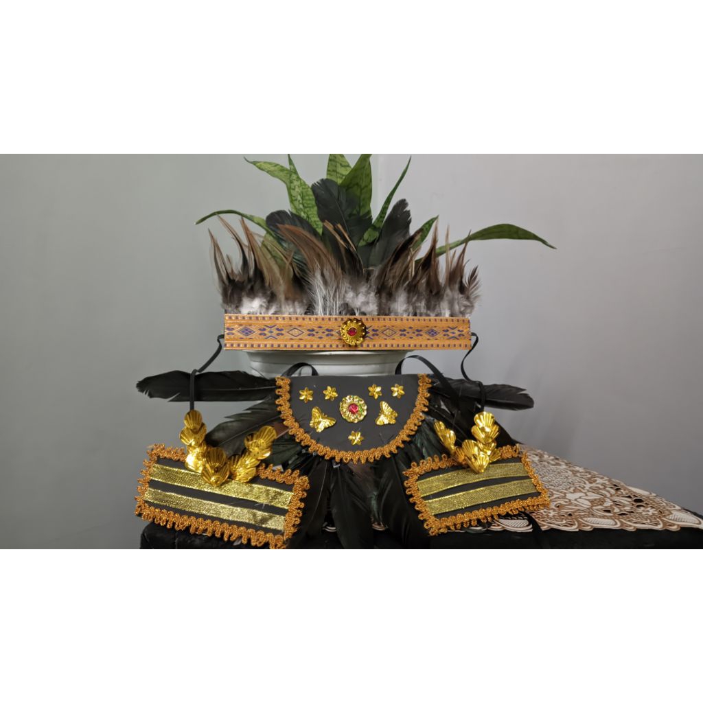 HiasanKepalaBuluDayak