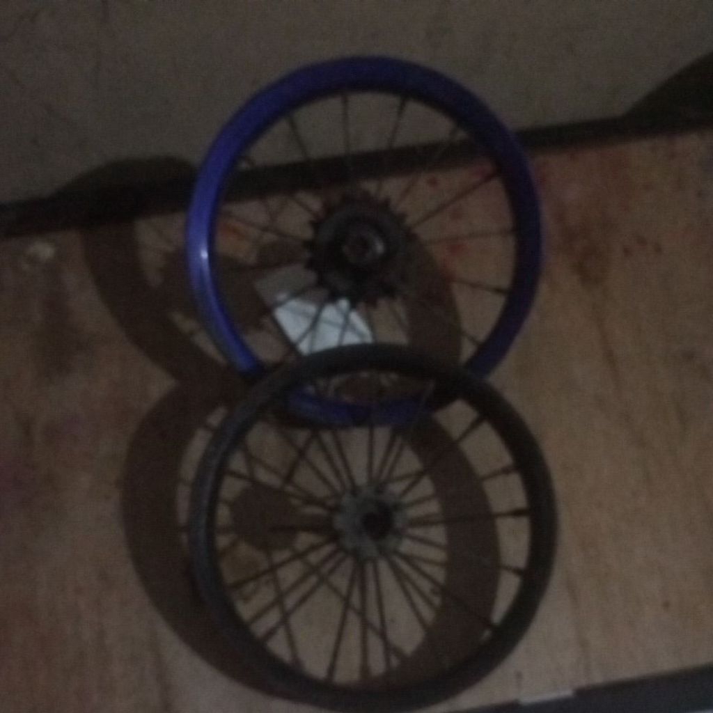 velg sepeda ukuran 12 bekas pakai