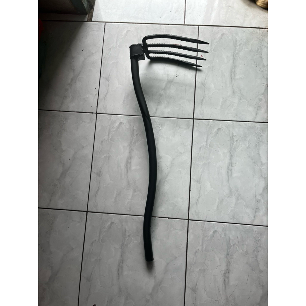 garukan sampah gagang besi