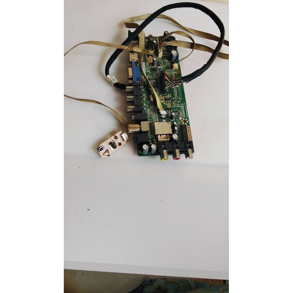 mesin TV Akari LE 23B 88 S normal siap pakai