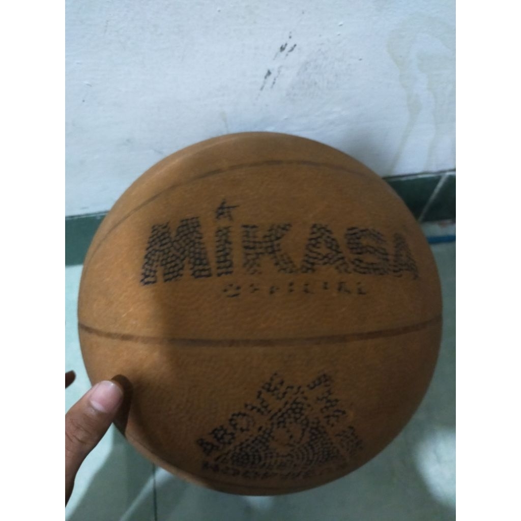 bola basket mikasa bekas