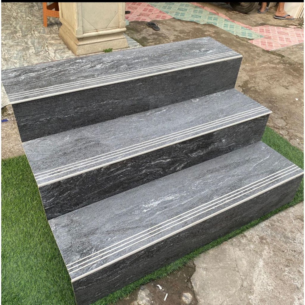 GRANIT TANGGA 30X120 20X120
