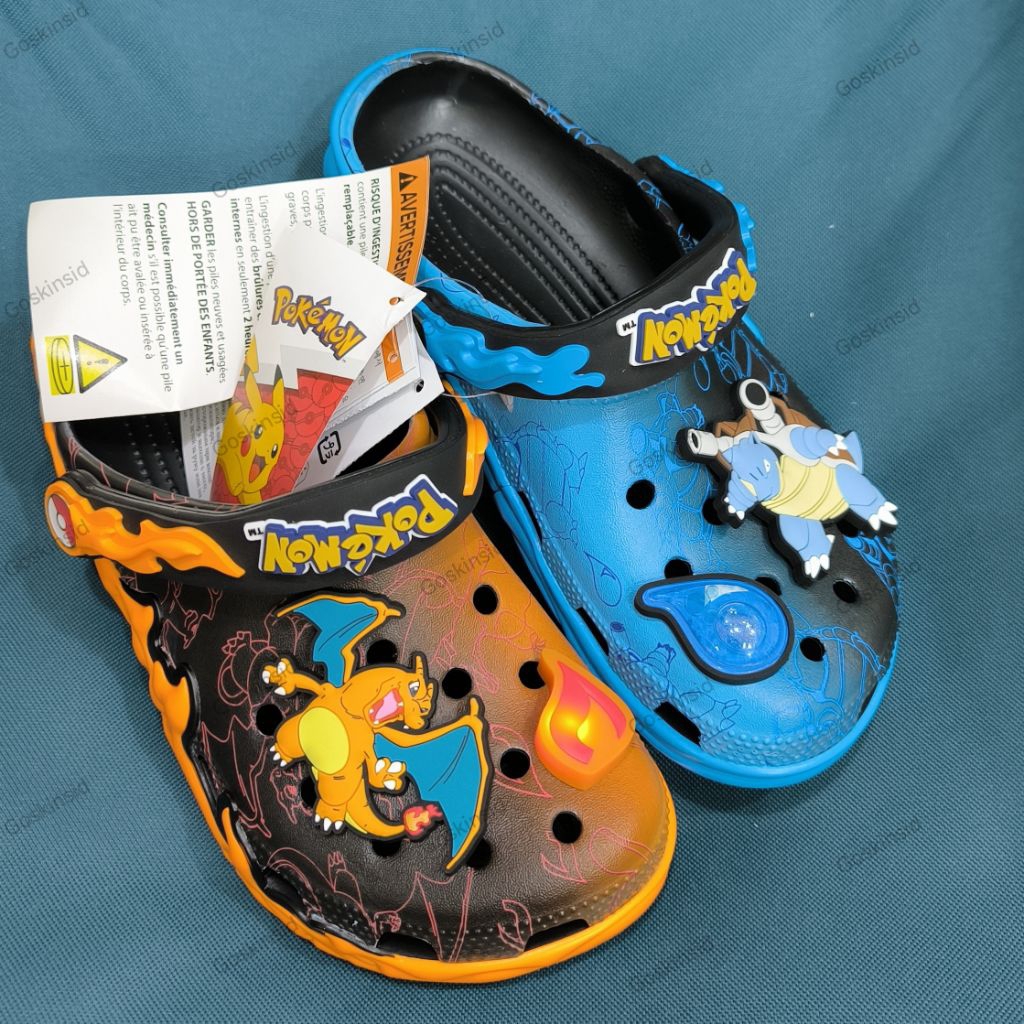 Crocs Charizard versus Blastoise sendal karet cowok pria slop