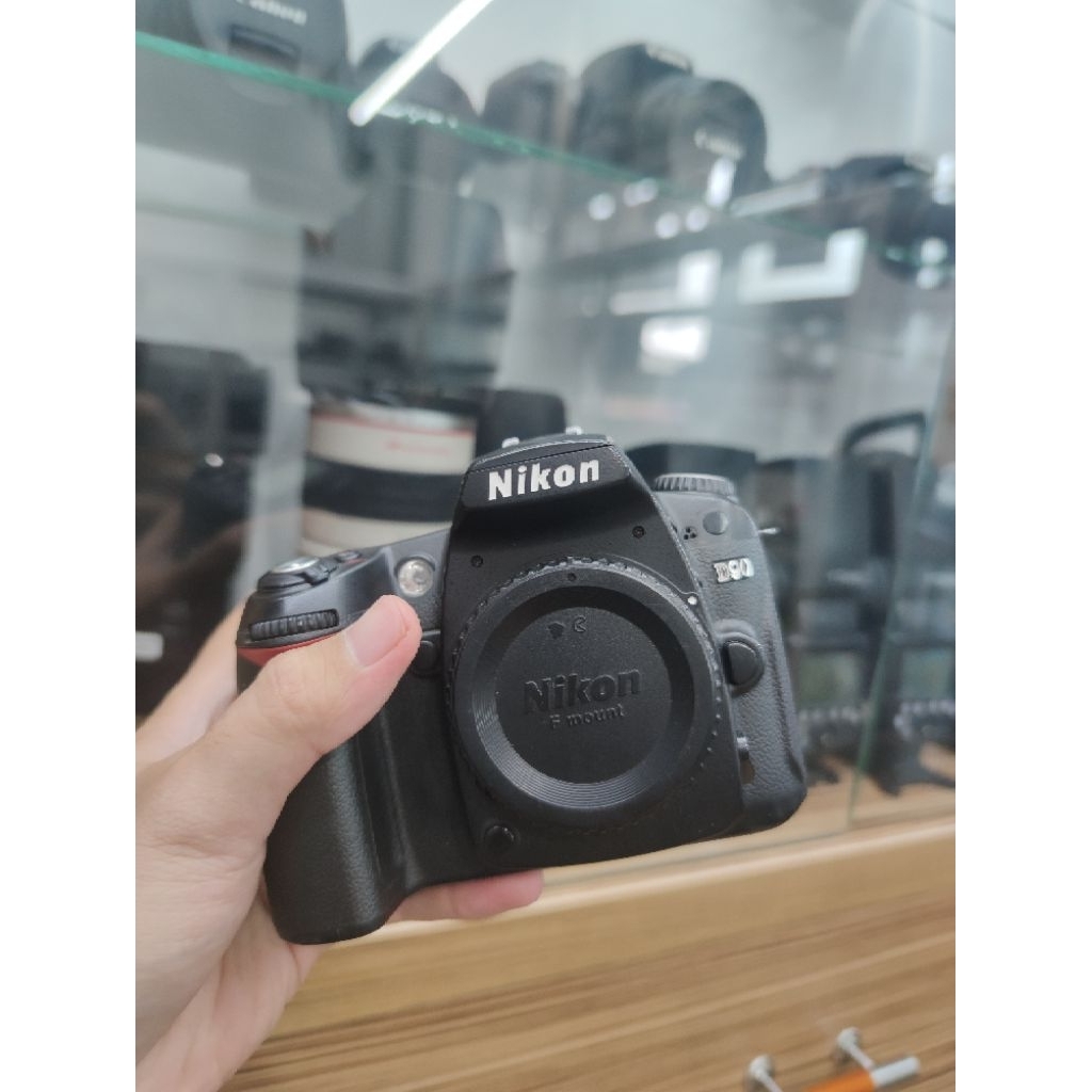Nikon D90
