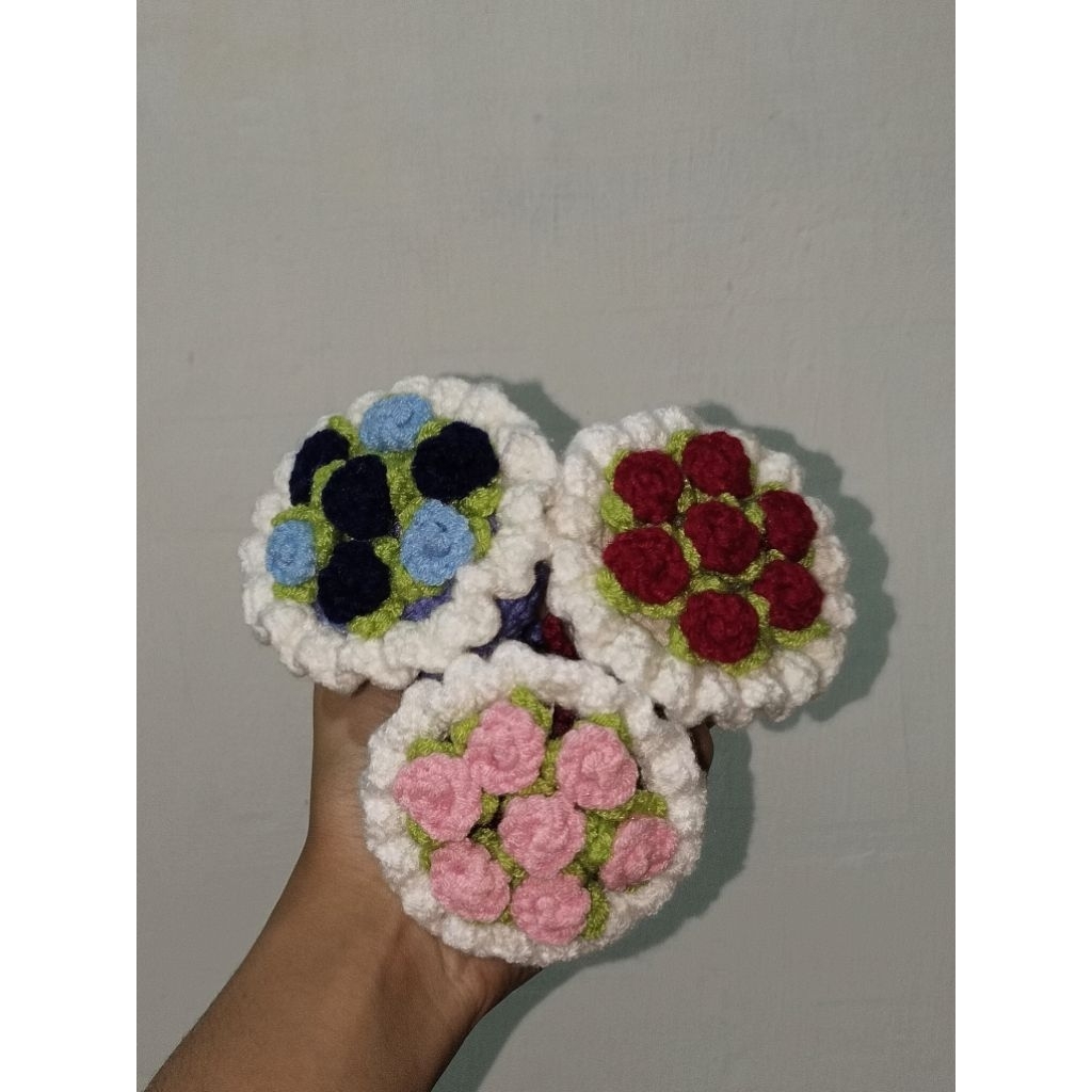 Amigurumi keychain bucket bunga