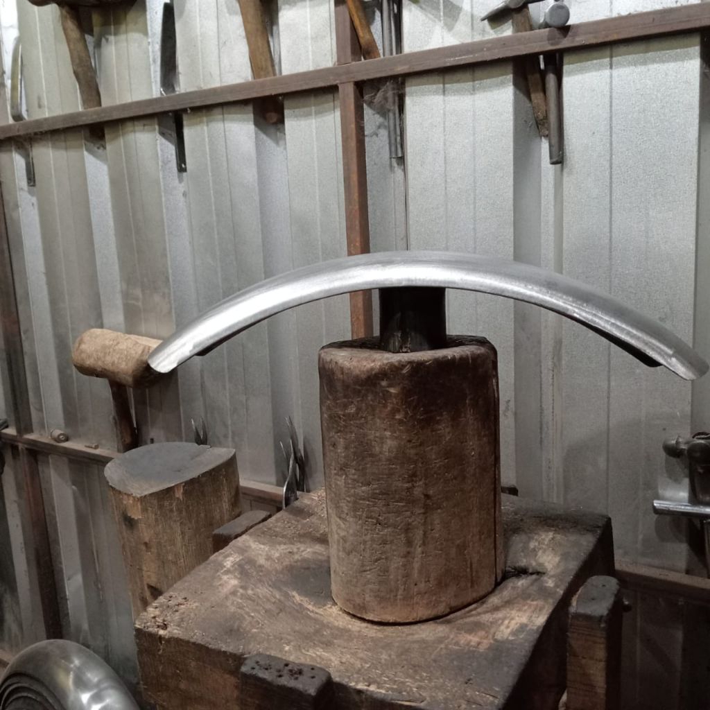 spakbor depan tracker w175,spakbor vintage,spakbor trail,spakbor trail jadul,spakbor atas custom,spa