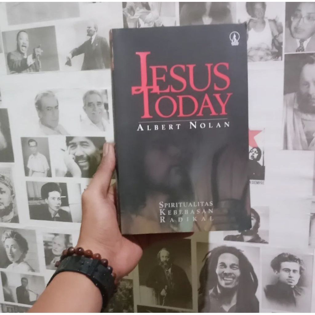 Salib di Bulan Sabit: Dialog Antariman Islam-Kristen | Jerald F. Dirk | The Muslim Jesus: Kisah dan 
