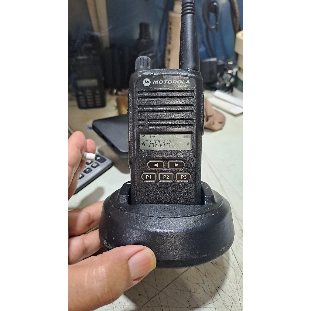 MOTOROLA CP1300 UHF LOW BAND HT MOTOROLA CP 1300 UHF FREKUENSI 350 MHZ