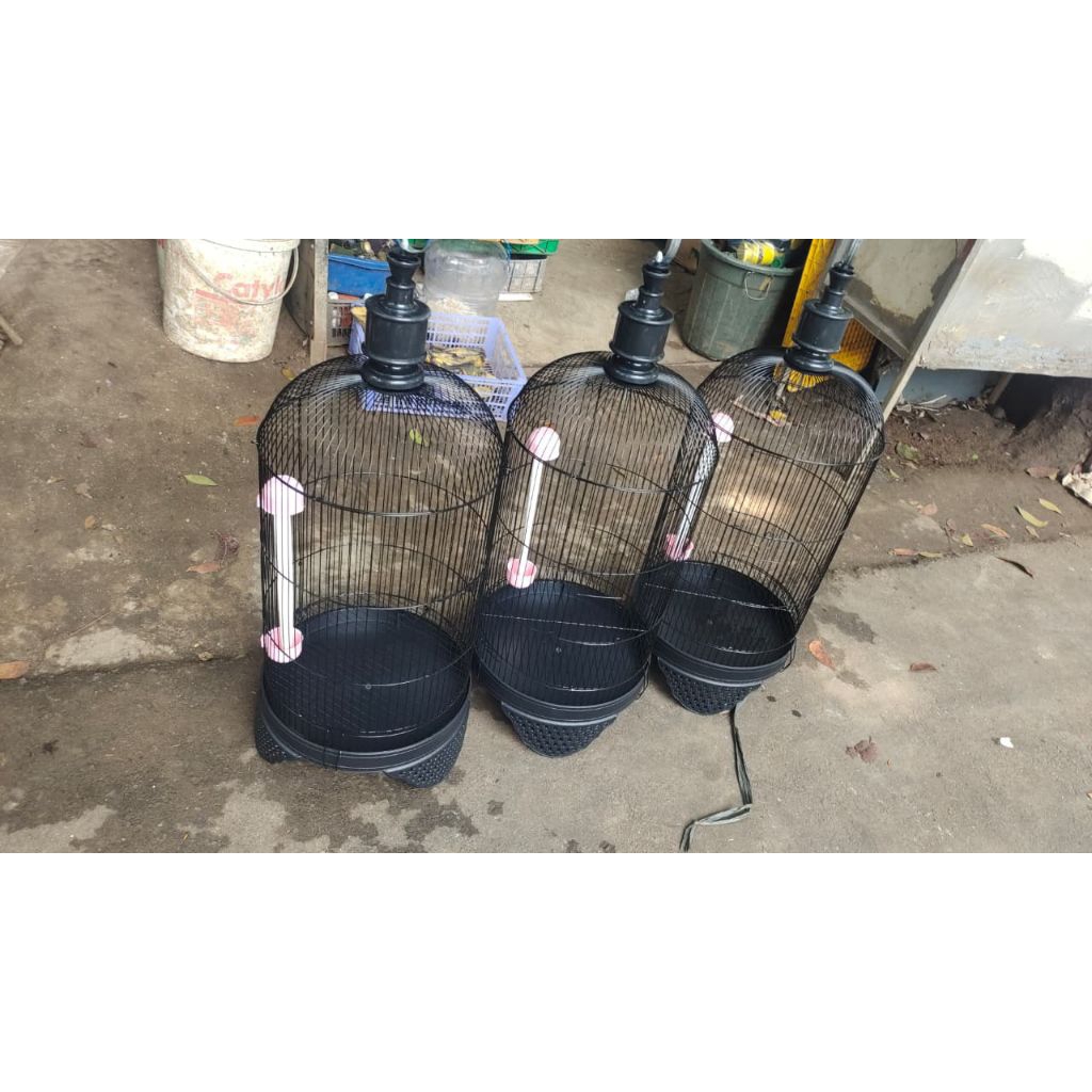 sangkar besi bulat hitam