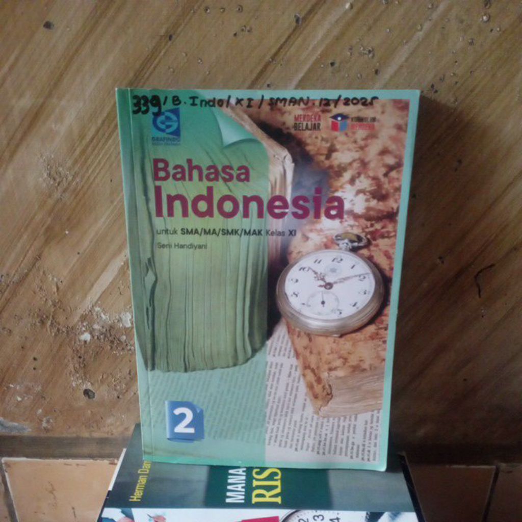 buku bekas; Bahasa Indonesia 2 untuk SMA kelas 11 Kurikulum Merdeka Grafindo Media Pratama