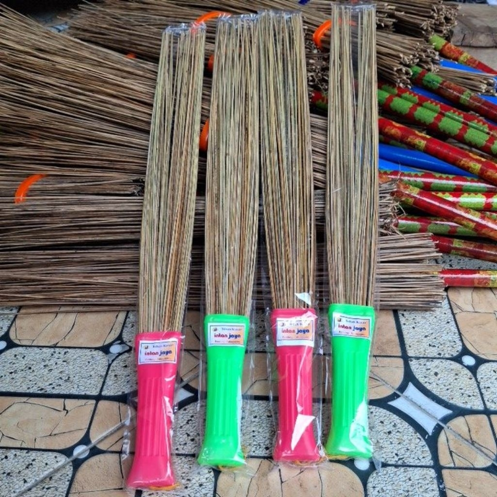 Sapu Penebah Kasur Lidi Kelapa Coklat Tanpa Bahan Pemutih