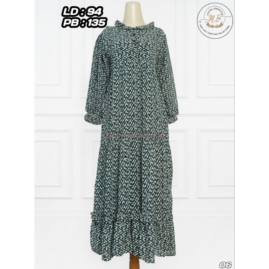 Preloved Gamis Motif Abstrak Wanita Panjang Warna Hitam Putih