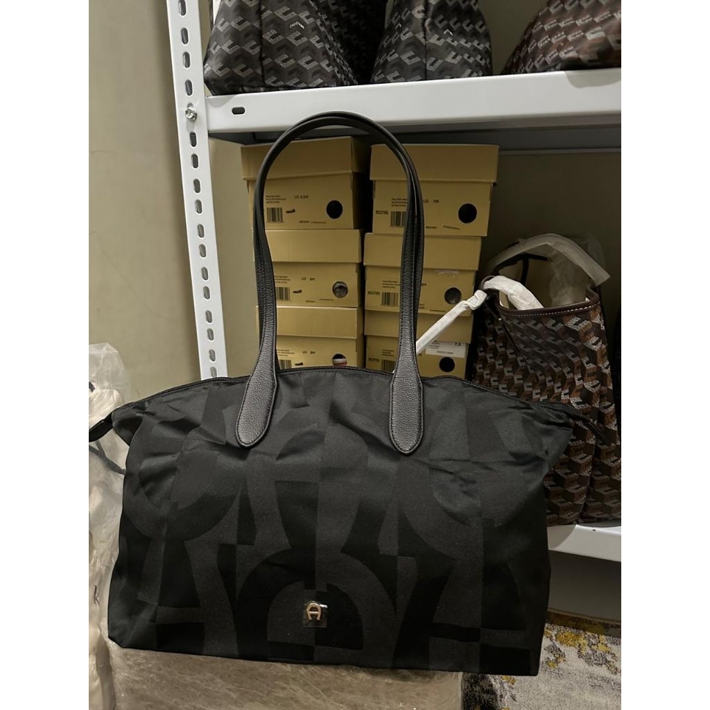 tas aigner viaggio nylon tote