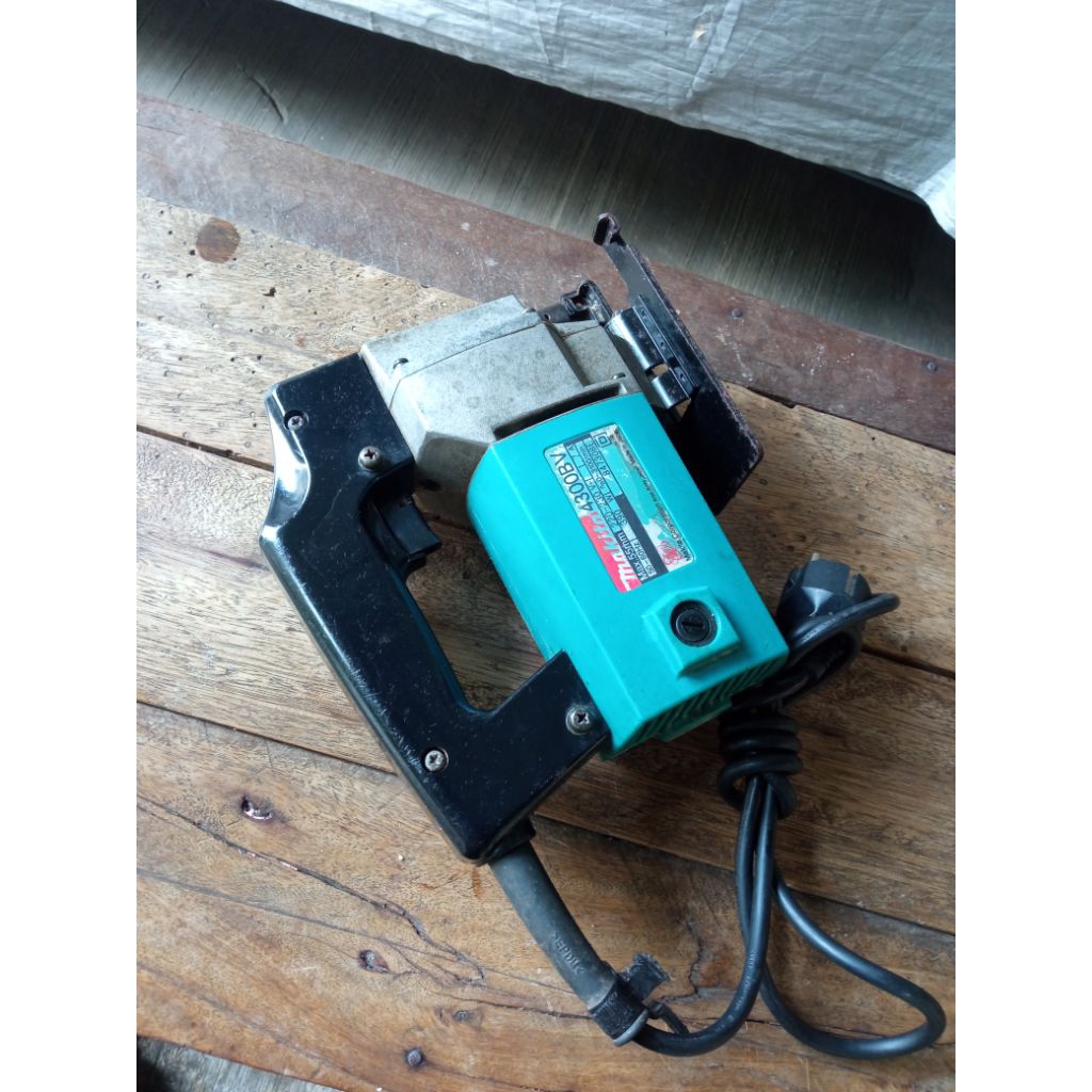 jigsaw atau gergaji kayu makita type 4300BV kondisi second normal siap pakai kerja