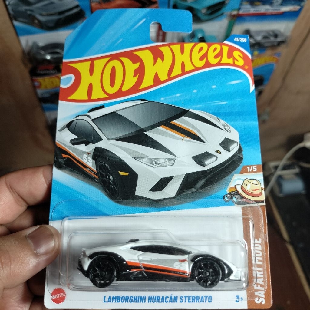 Hot Wheels Lamborghini Huracan Sterrato Hotwheels Lamborghini Huracan Sterrato Lamborghini Putih