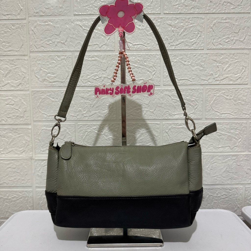 tas ketek kulit asli. tas ketek pierre cardin. tas shoulder bag. hitam abu abu