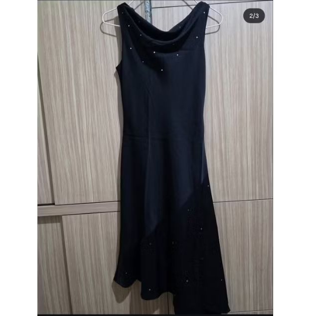 Dress Hitam Elegan