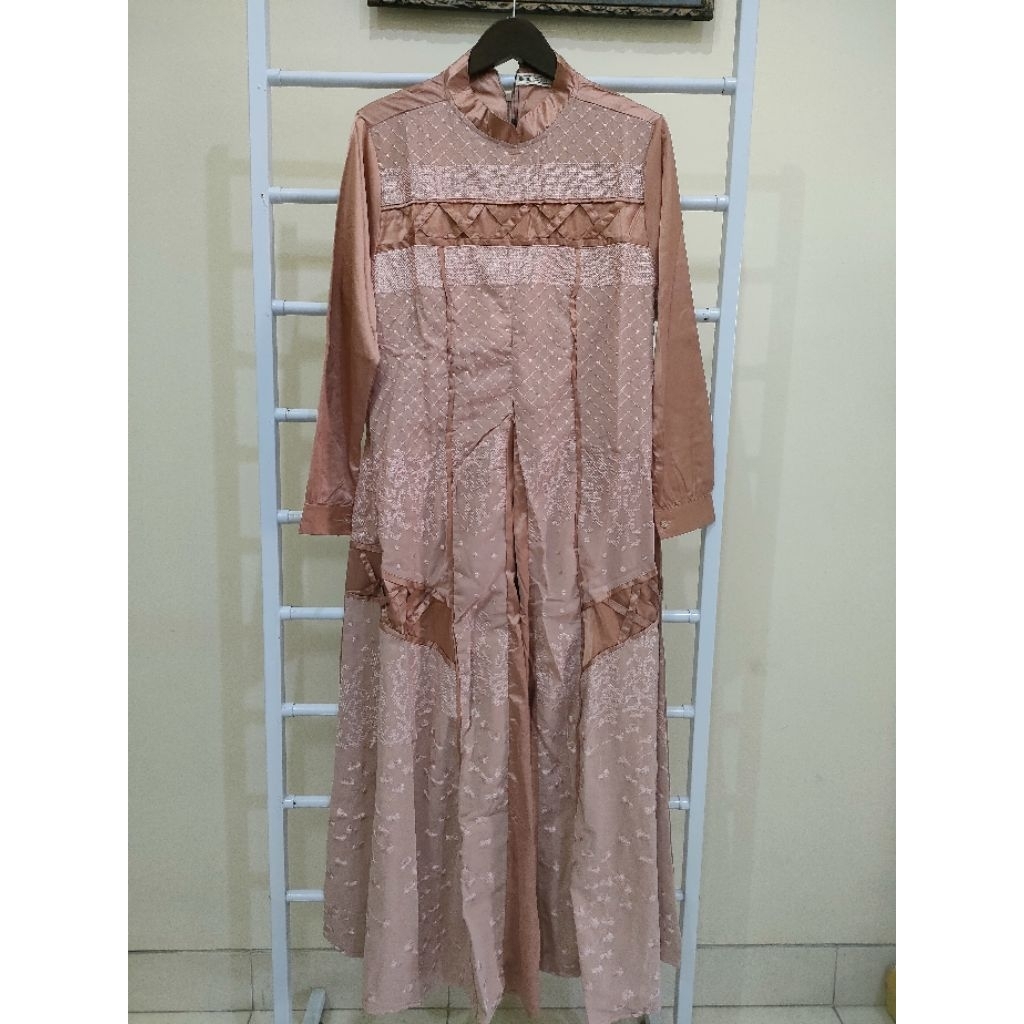 Gamis unicie.