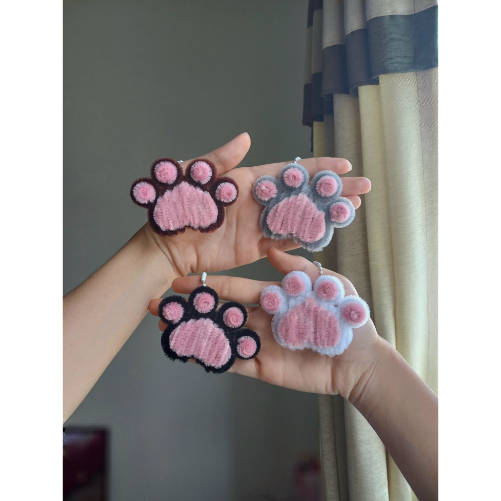 READY STOCK Keychain Paw Cat Kawat Bulu FREEBIES