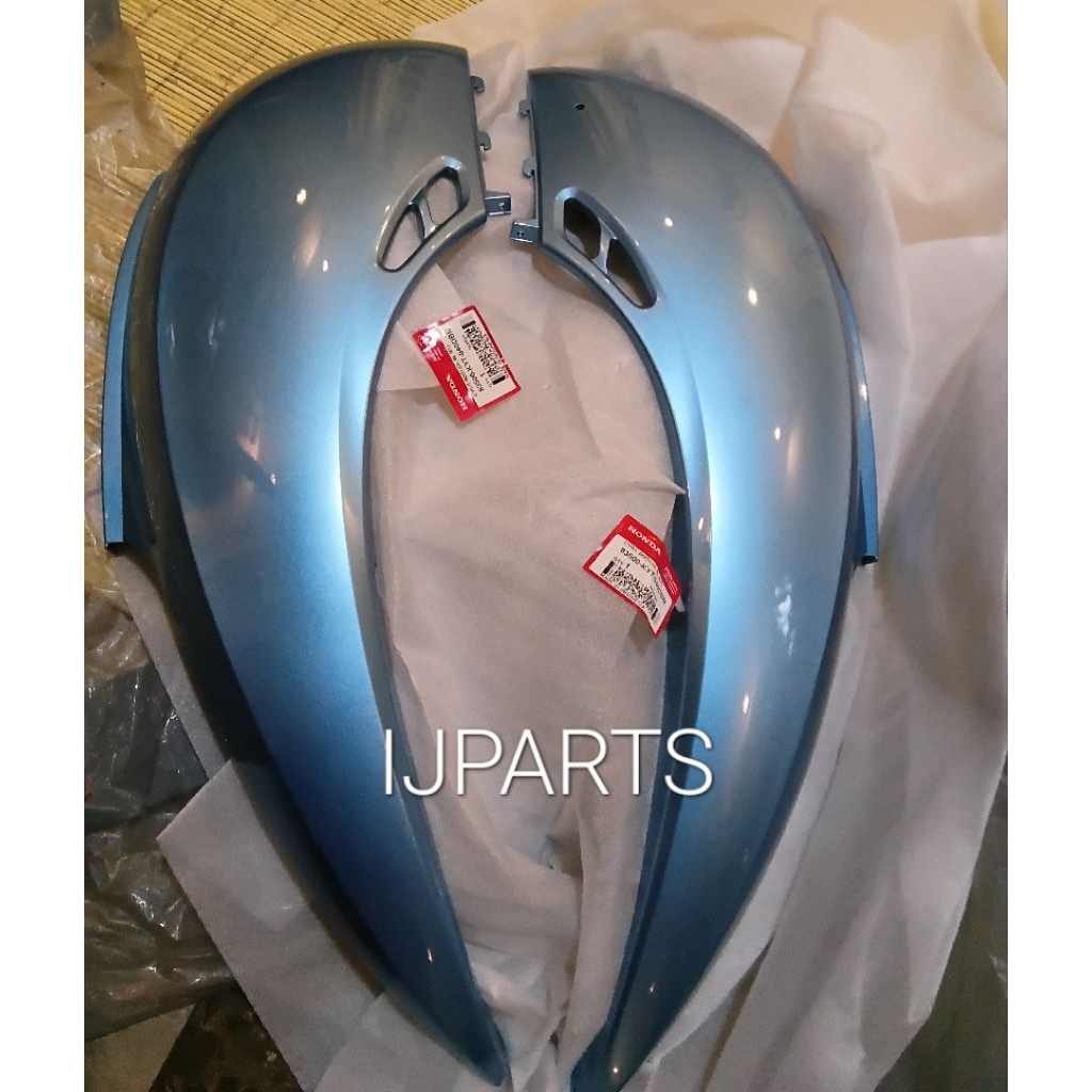 COVER BODY SAMPING BELAKANG HONDA SCOOPY KARBU SET BIRU METALIK ORIGINAL AHM