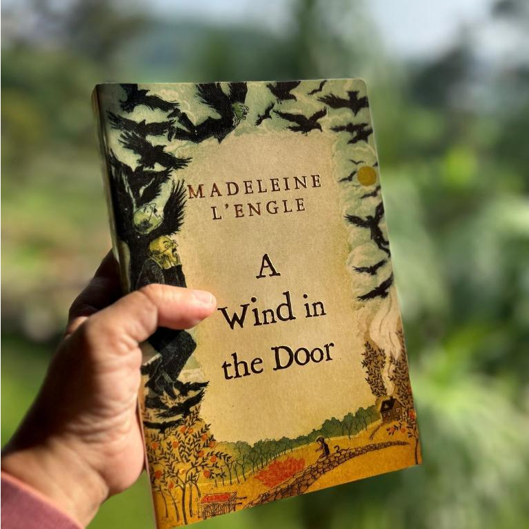 Madeleine L'Engle A Wind in The Door Time Quintet Series #2 Novel Fantasy Bahasa Inggris Preloved